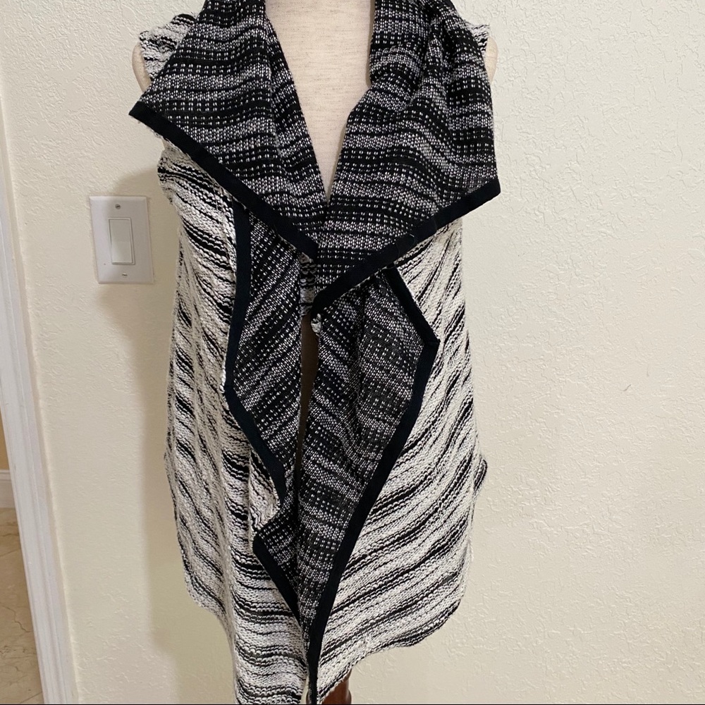 Anthropologie l Knitted vest